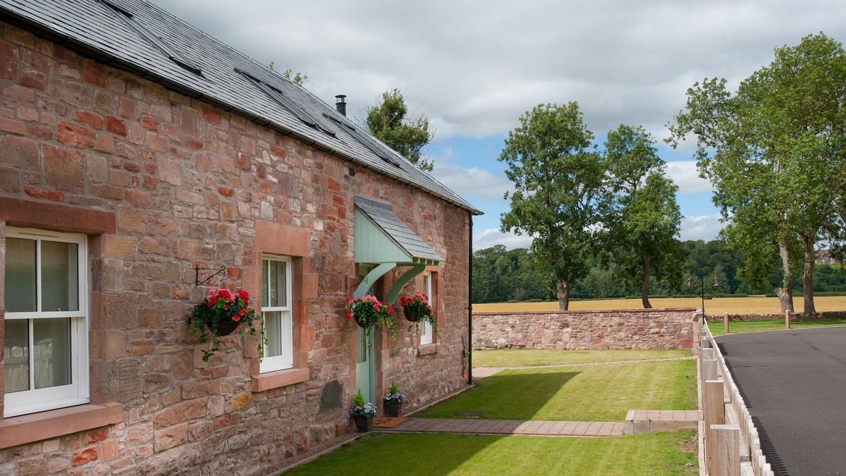 Melrose Cottage | DRYBURGH STEADING ONE - by the River Tweed at Dryburgh, sleeping 4