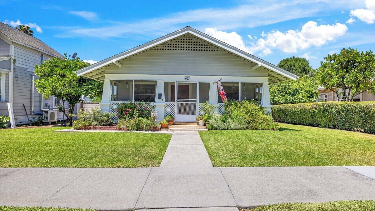 Glendora House | DT Glendora Home w/Sauna - Piano - Parking