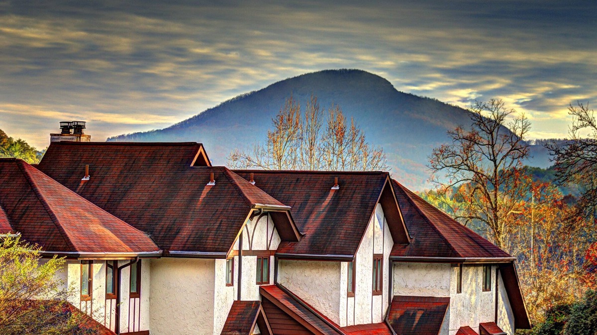 Helen House | DT Helen on River Sleep 10-14, 3-4BR, 2-3.5BA Yonah View: Das Mahlberg Gastehaus