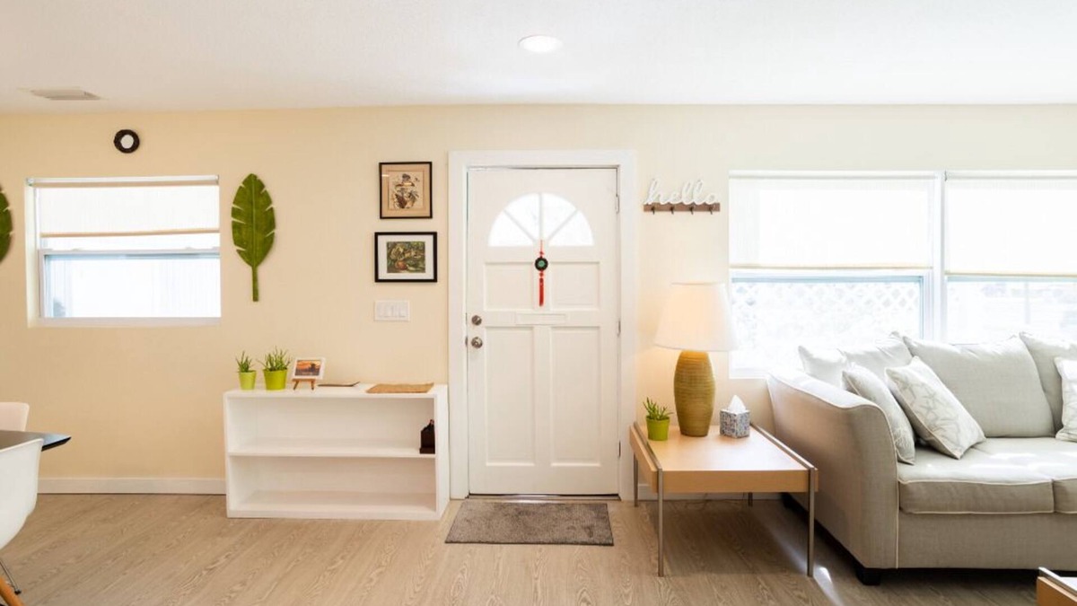 Gillespie Park House | DT home 10 min. drive from beach