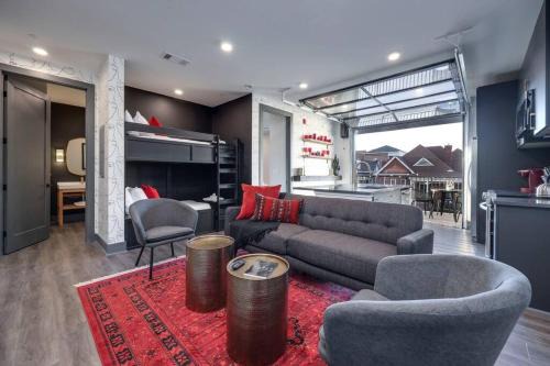 Rolling Mill Hill House | DT Nashville Walk to Broadway 2 Bedrooms Sleeps 8