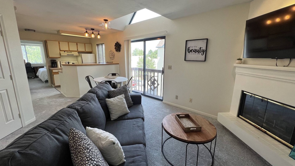 Englewood Condo | DTC One Bed Modern Gem, Pool, Gym, Comfort