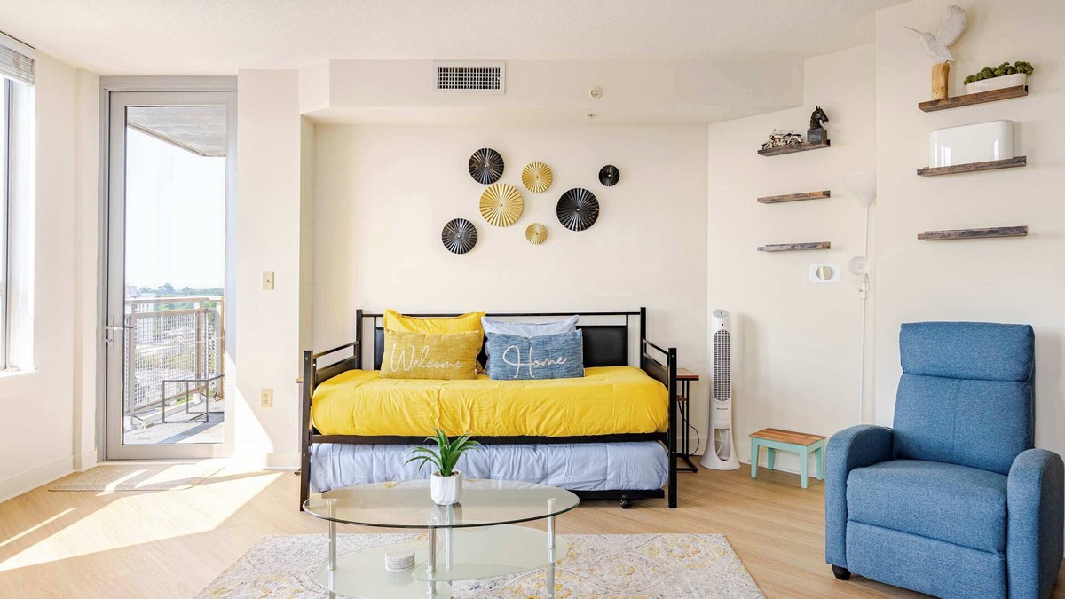Downtown Condo | DTSS LuxePad 2B2B Rooftop Pool DC Views Lounge Gym