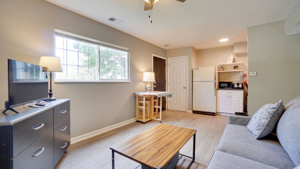 Livingston Park Condo | Dtwn Columbus Getaway: Pet Friendly w/Fee!