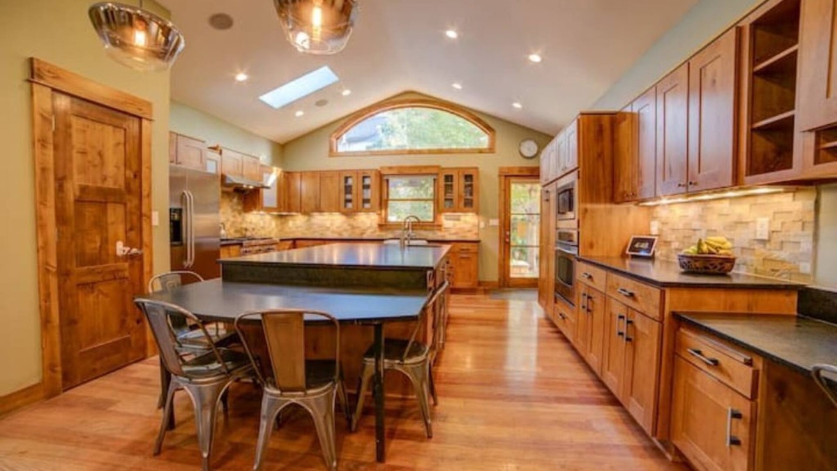 University House | DU/Wash Park Dream Home!-6 Bed/5 bath + Gym & Office