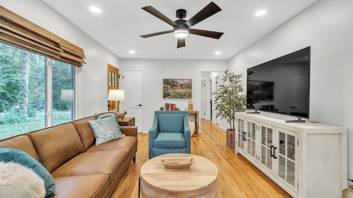 Ann Arbor House | Dual Saunas. Beautifully Renovated in 2024