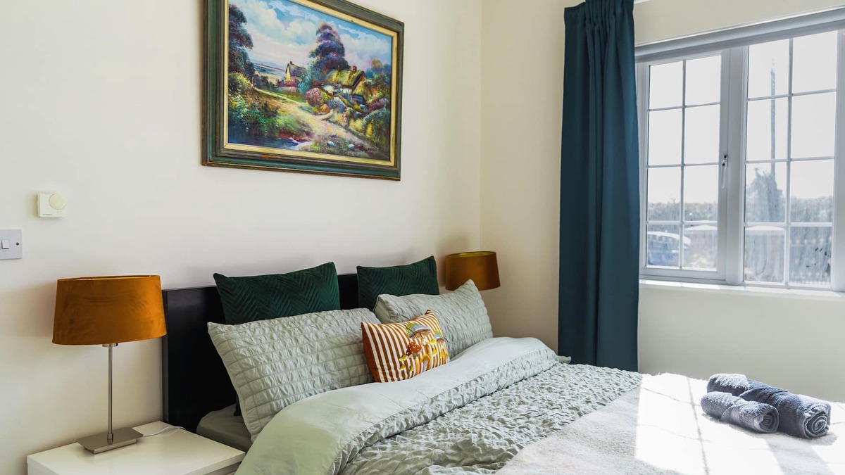 Sutton Cross House | Dublin Airport Homestay Room 1