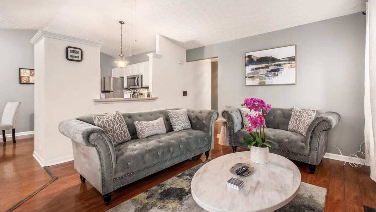 Riverside House | DUBLIN GETAWAY - NEAR COLUMBUS!