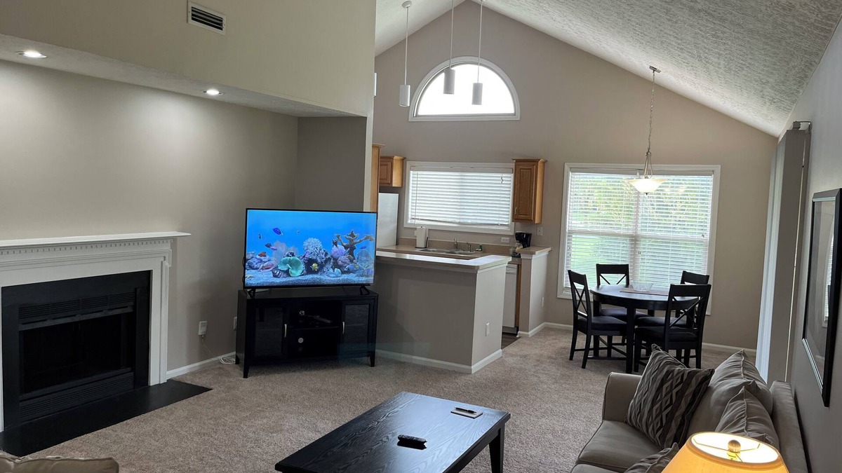 Dublin Apartment | Dublin RETREAT! HUGE layout, wooded, FIRST FLOOR SUITE!