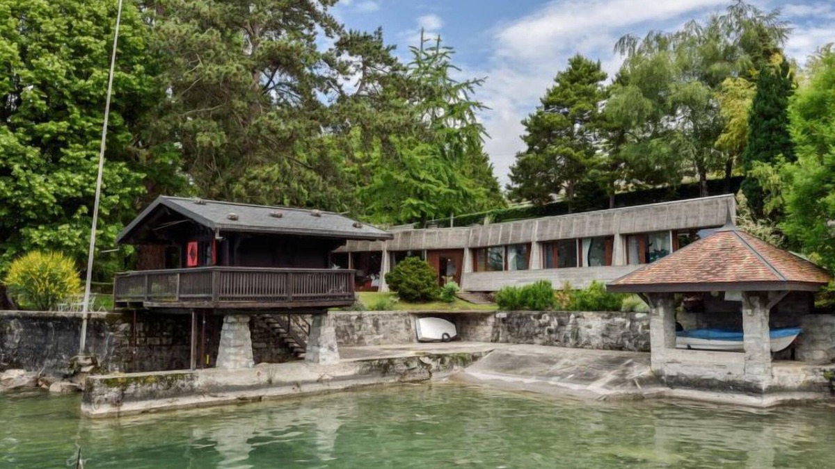 Montreux House | Duck House by Interhome