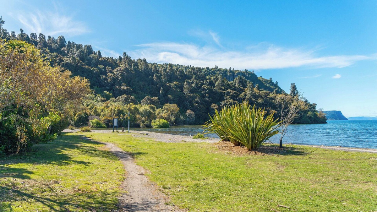 Kuratau House | Duck Inn - Lake Taupo Holiday Home