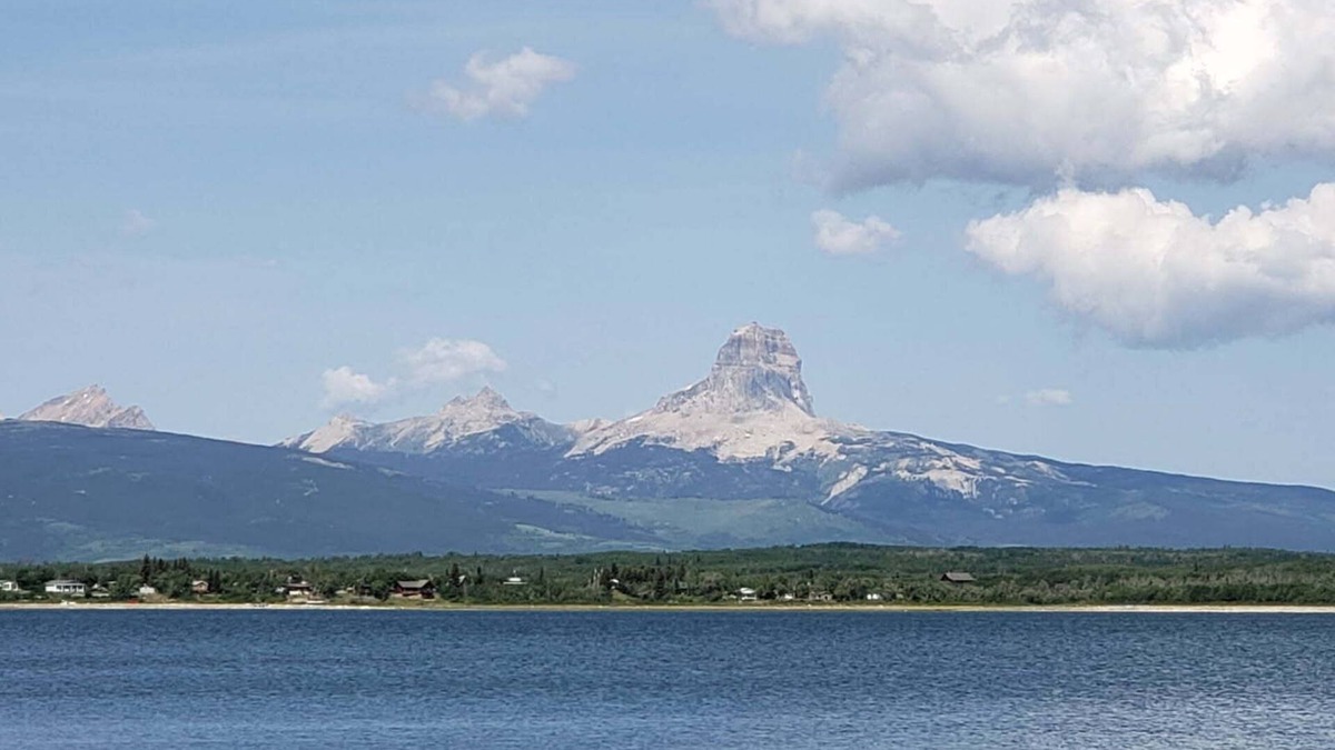Babb House | Duck Lake private, fenced, waterfront home near Glacier National Park.