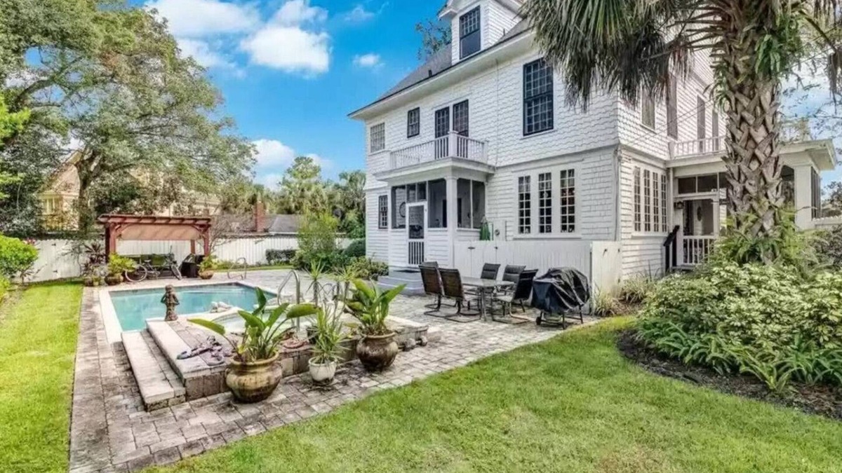 Duckpond House | Duck Pond Grand Downtown Pool Home: 5 BR