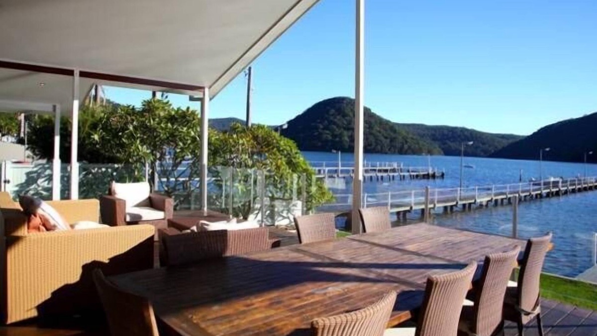 Woy Woy Bay House | Ducky House Waterfront with Private Jetty
