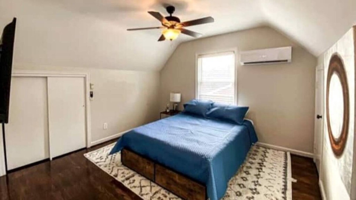 Roanoke House | Dudleys Duplex Near Grandin Village