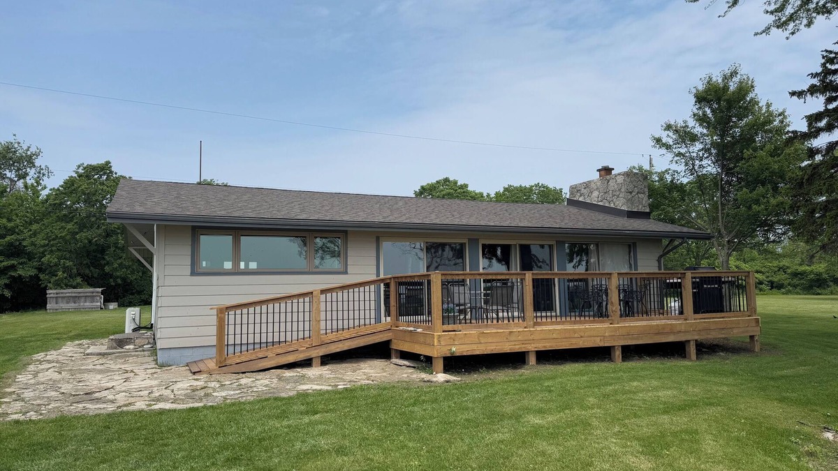 Kingsville Cottage | Due South - Lakefront cedar cottage w/firepit, deck, WIFI (Pet-Friendly!)