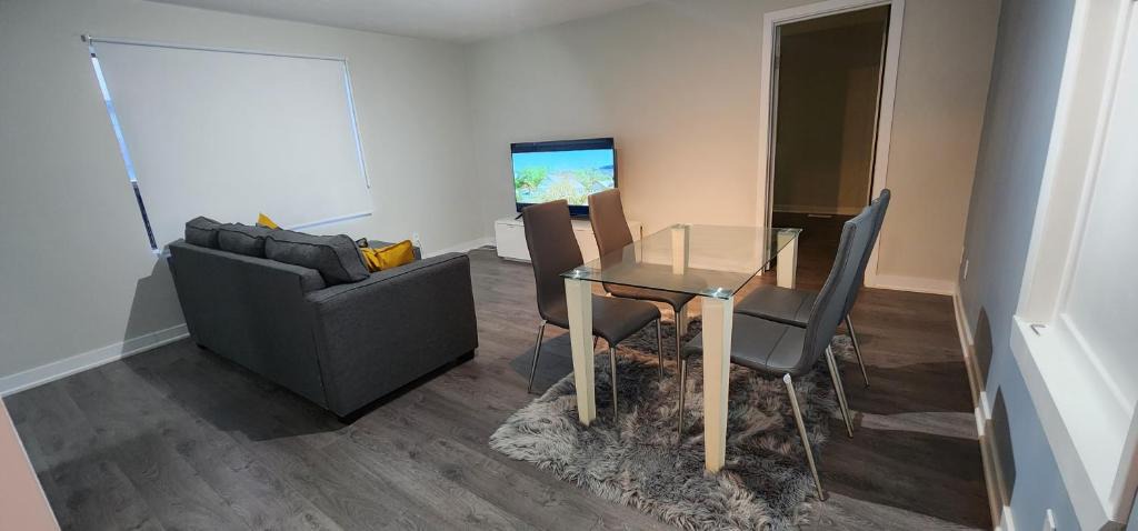 York Apartment | Dufferin home
