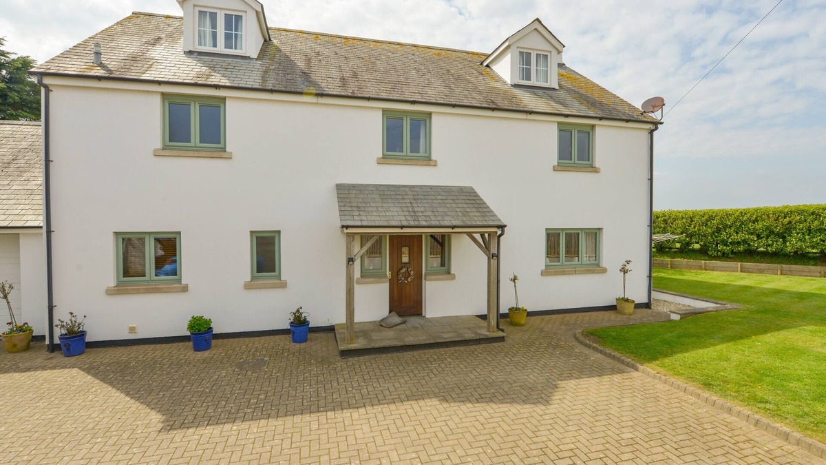 Saint Anns Chapel House | DUFFIELD, pet friendly, luxury holiday cottage in St Ann's Chapel