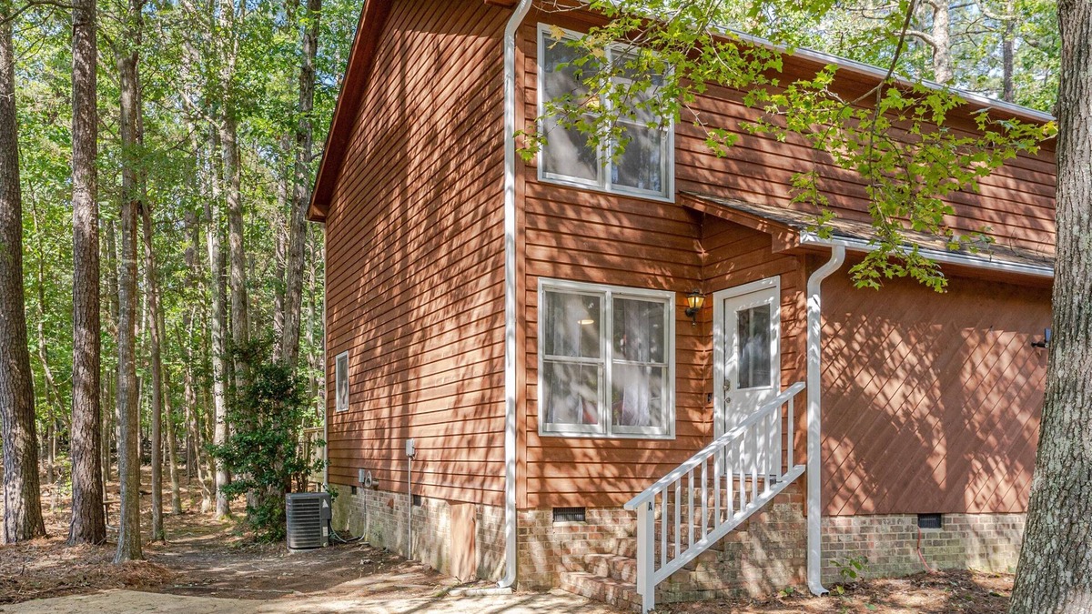 Durham Apartment | Duke 2BR @ American Village Townhouse w/FAST internet