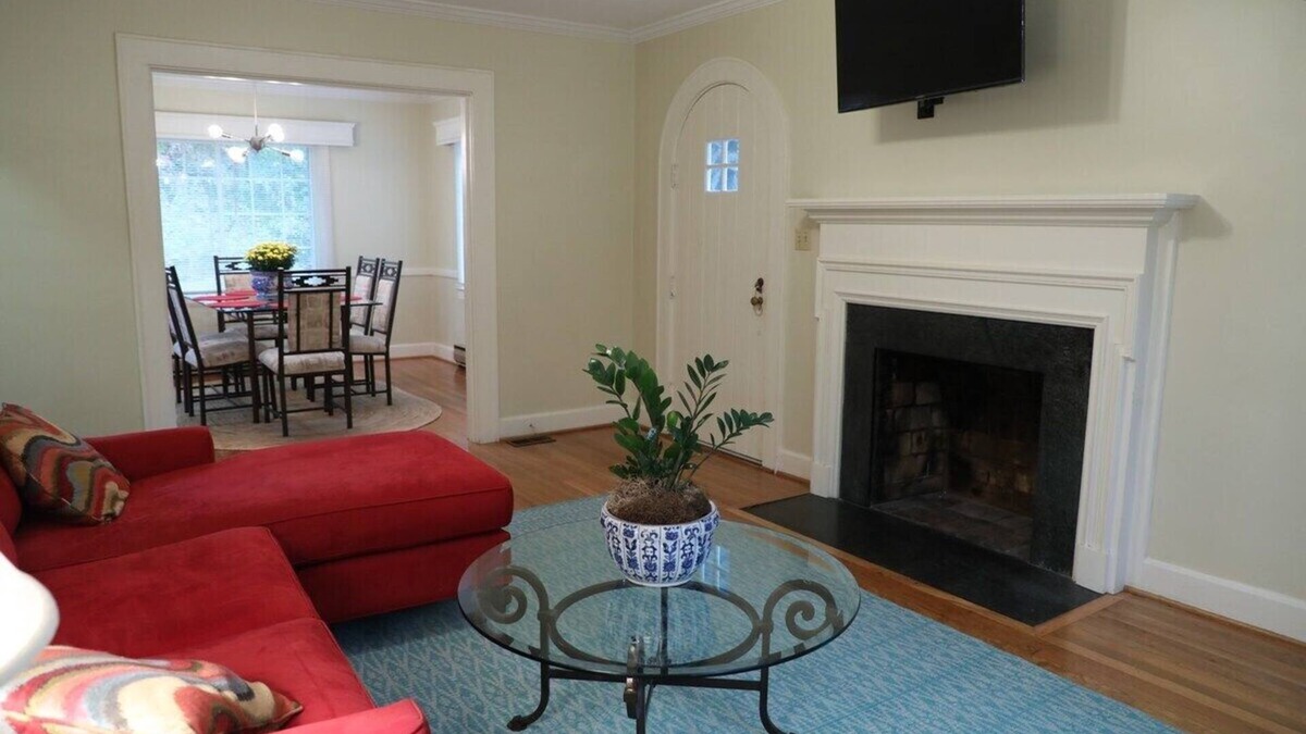 Durham House | Duke Forest Gem! 3BR, sleeps 7