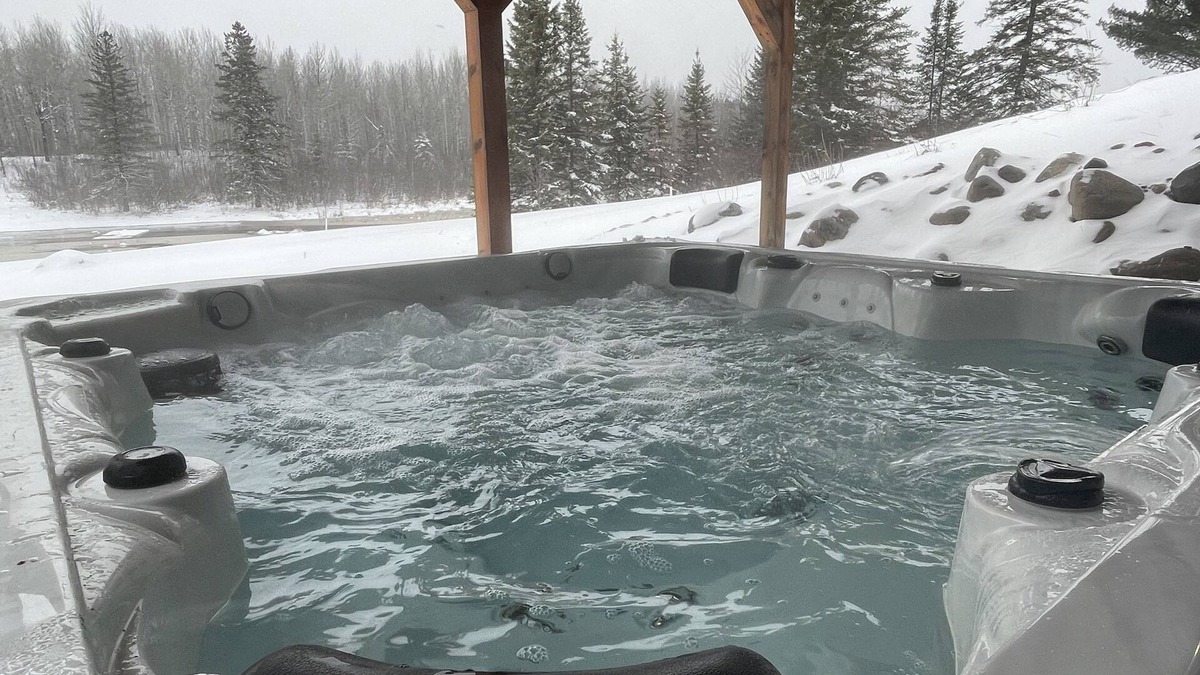 Saginaw House | Duluth Area Private Retreat