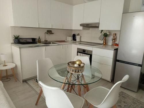 Vizafogo Apartment | Duna Apartment, FreeGarage, 2Room, smartTV,Dishwasher,AC from July 4th