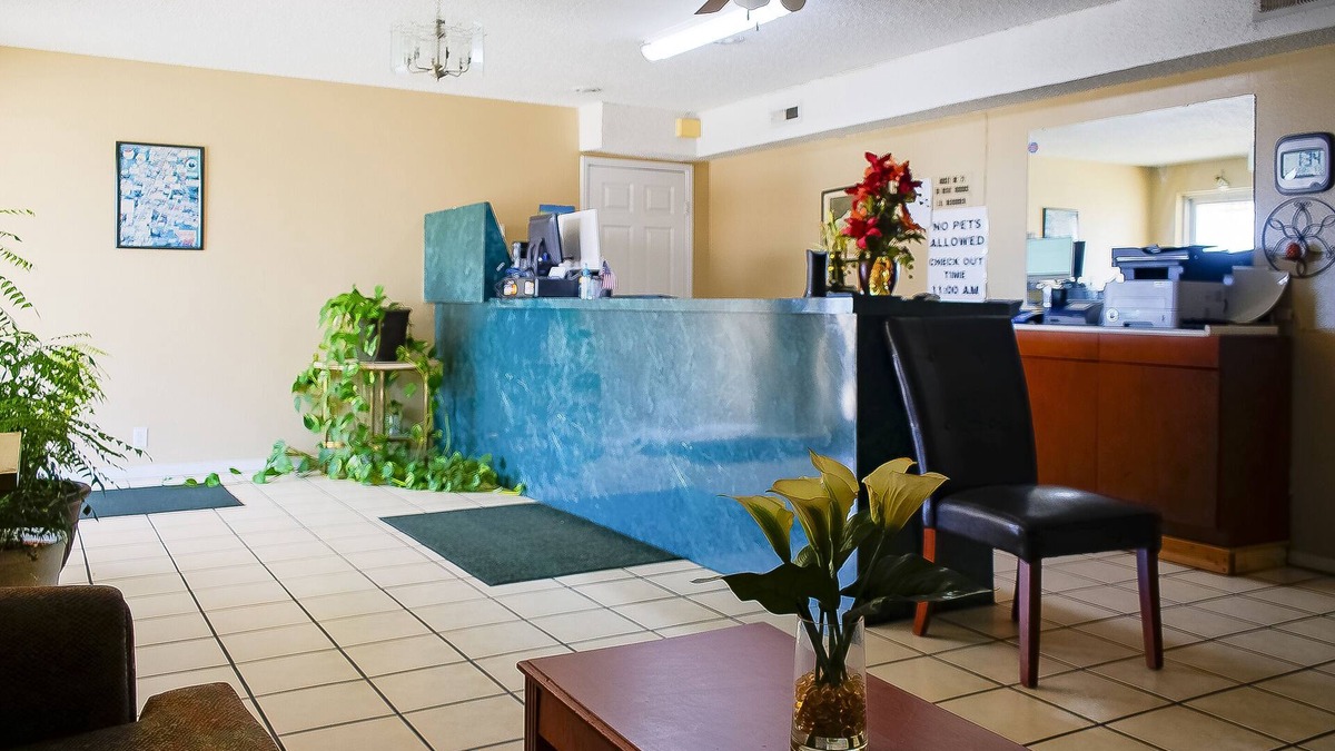 Duncan Hotel | Duncan Inn by OYO, OK - Hwy 81 Near Chisholm Casino