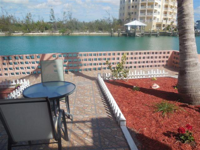 Bahamia West Villa | Dundee Bay Villas