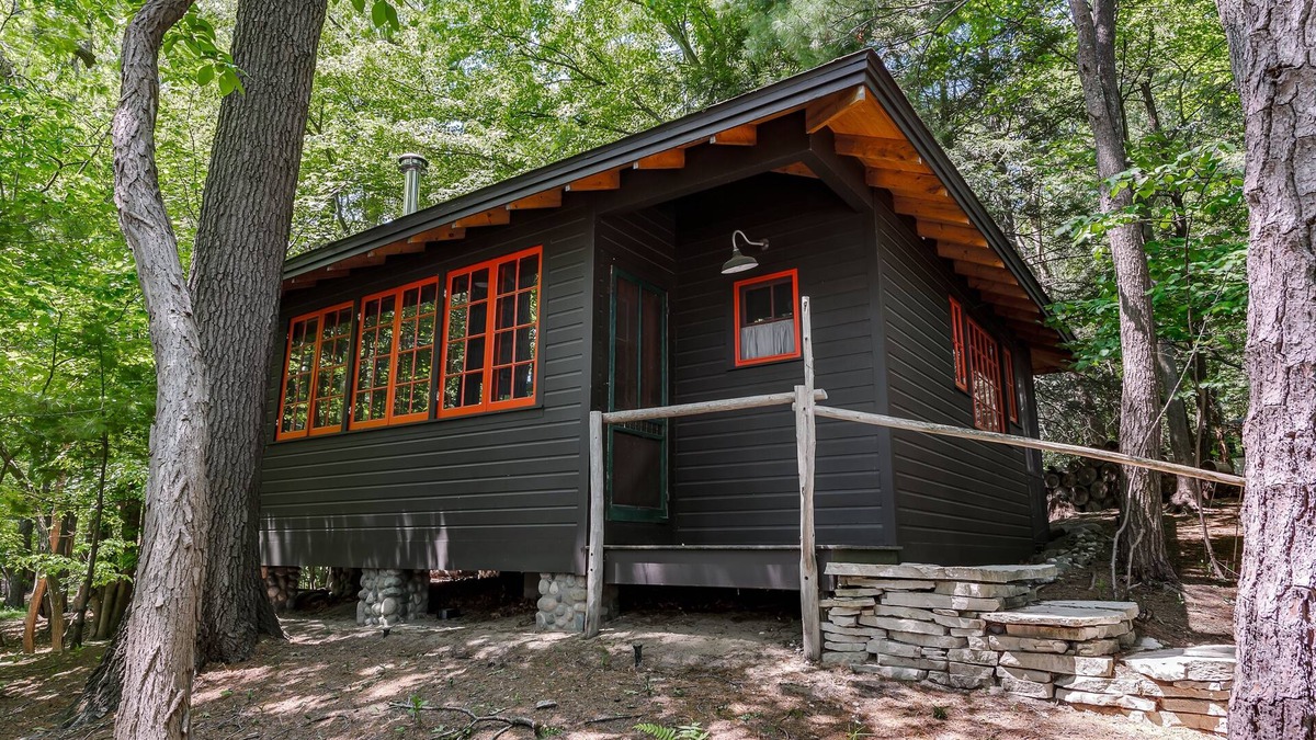 Saugatuck Cabin | Dune Buggy Cottage at Treetops - a Lakewood Lux property