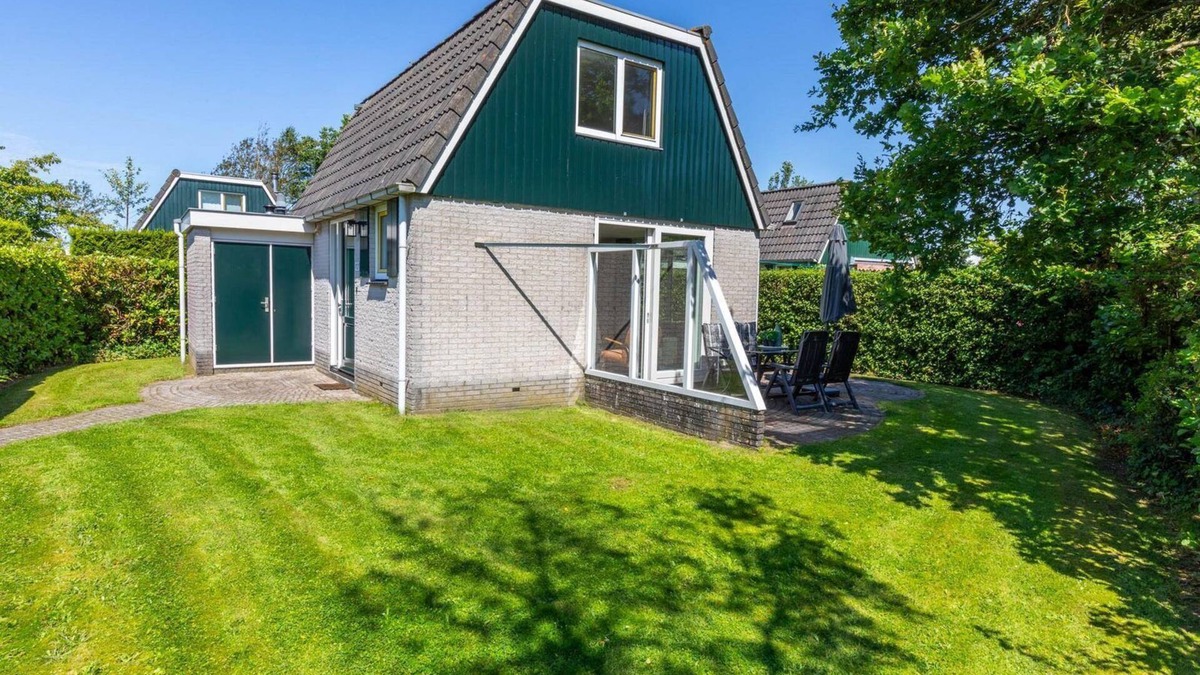 Egmond-Binnen House | Dune Bungalow directly against the dunes for 4 persons. Magnificent nature, walking, cycling, enjoying.
