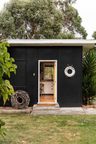 White Beach House | Dune Shack - On The Beach, 10 minutes from Port Arthur