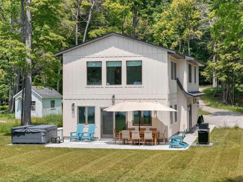 Empire House | Dune View Cottage on Little Glen