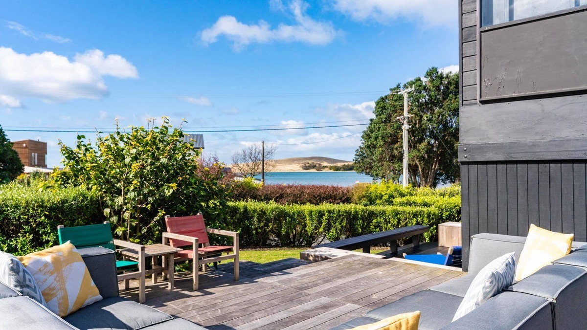 Mangawhai Heads House | Dune Views - Sunny, quirky kiwi bach with estuary views