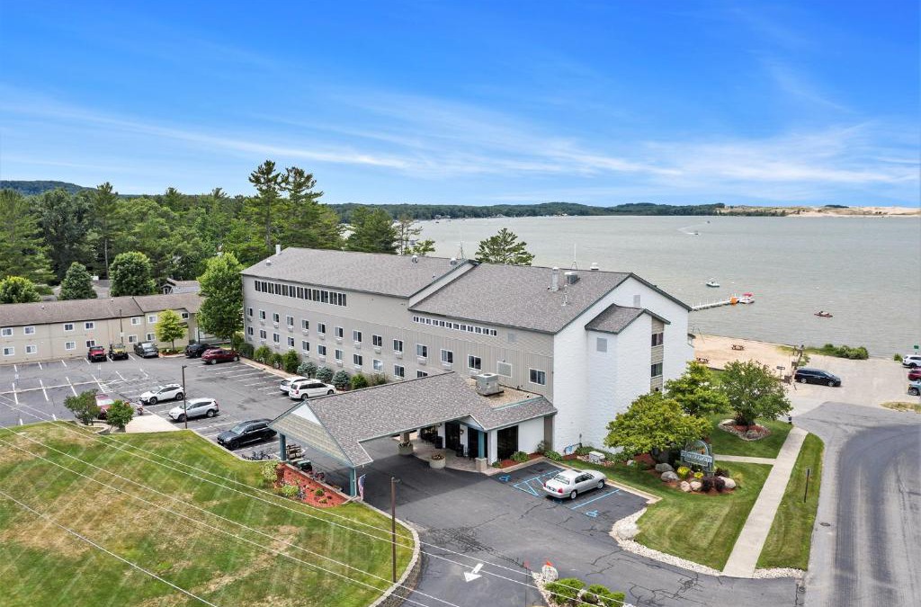 Silver Lake Hotel | Dunes Waterfront Resort