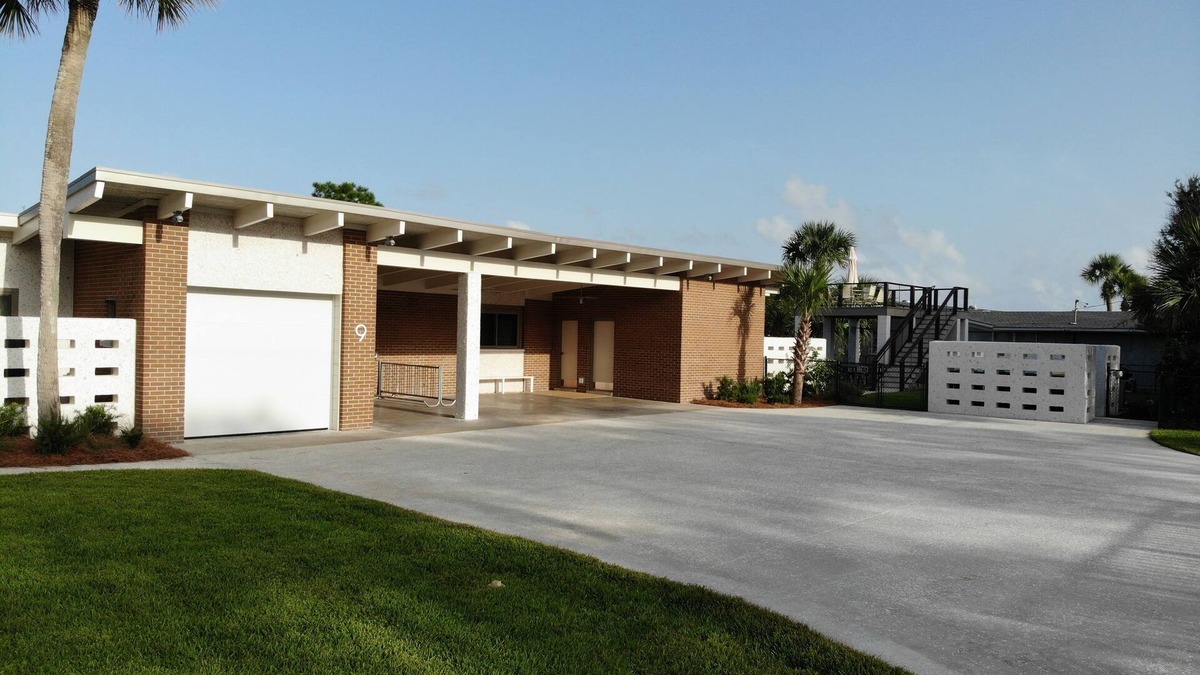 Jekyll Island Cottage | DUNESIDE 5 bedrooms, 5 bathrooms