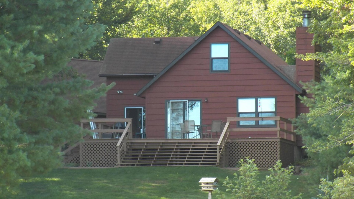 Ludington House | Duneview Lake House on a private and peaceful setting on Hamlin Lake