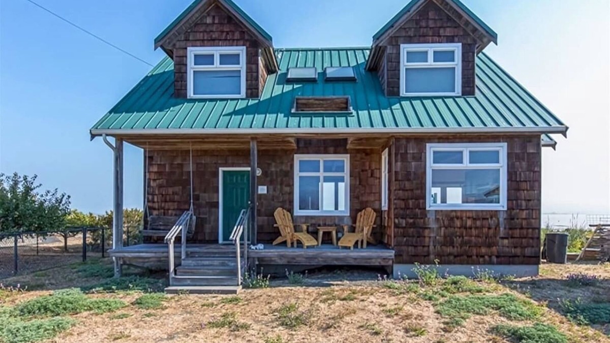Sequim House | Dungeness Bay Beach House Tranquil Beach Getaway