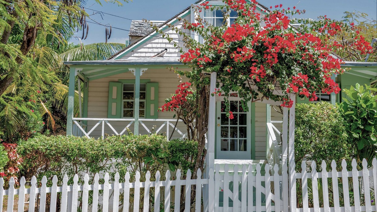 Spanish Wells Cottage | Dunmore House Entire House Historic Sweet and Cozy Bahamian Style Cottage!