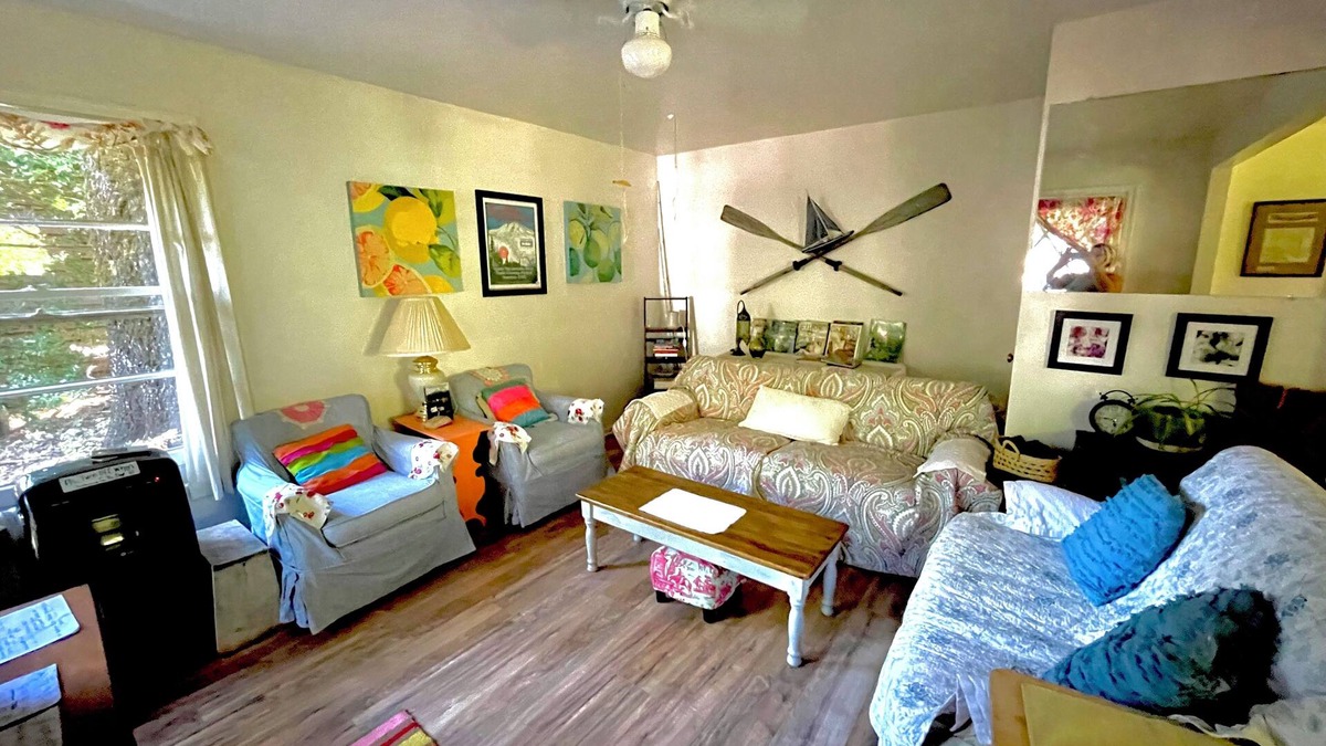 Dunsmuir Cottage | Dunsmuir Cellar Cottage