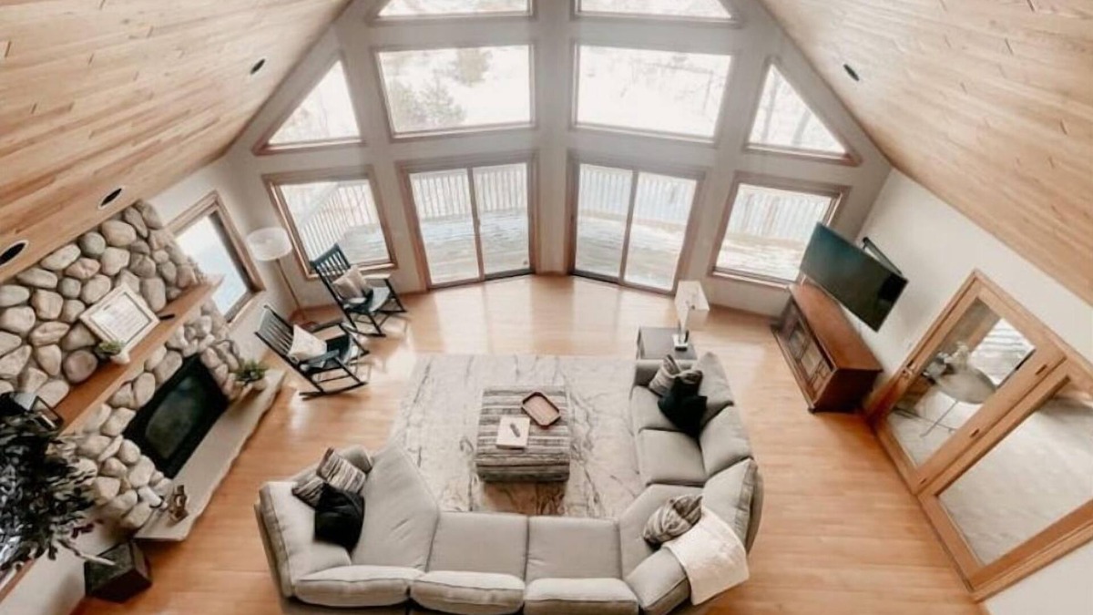 Upper Peninsula Michigan House | Dunwandrin Lakefront Property in Marquette