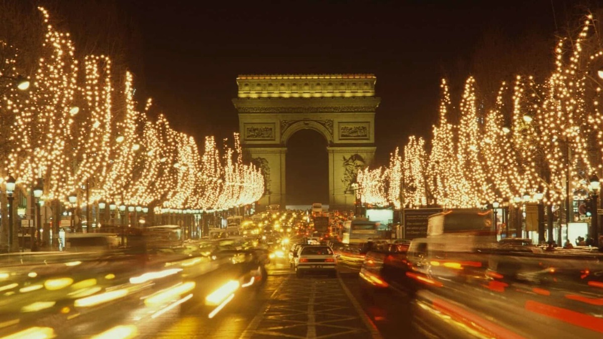 Faubourg-du-Roule Apartment | duplex above the hotel berri champs-elysées 5 stars