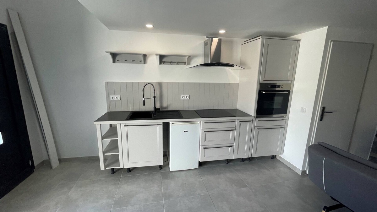Camaret-sur-Aigues Cabin | DUPLEX APARTMENT WITH POOL