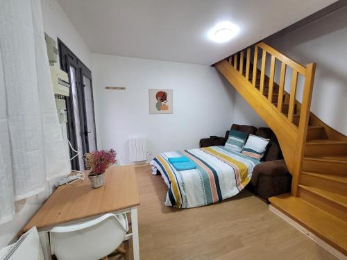 Margny-les-Compiegne Apartment | Duplex apartment 700 m from Compiègne train station