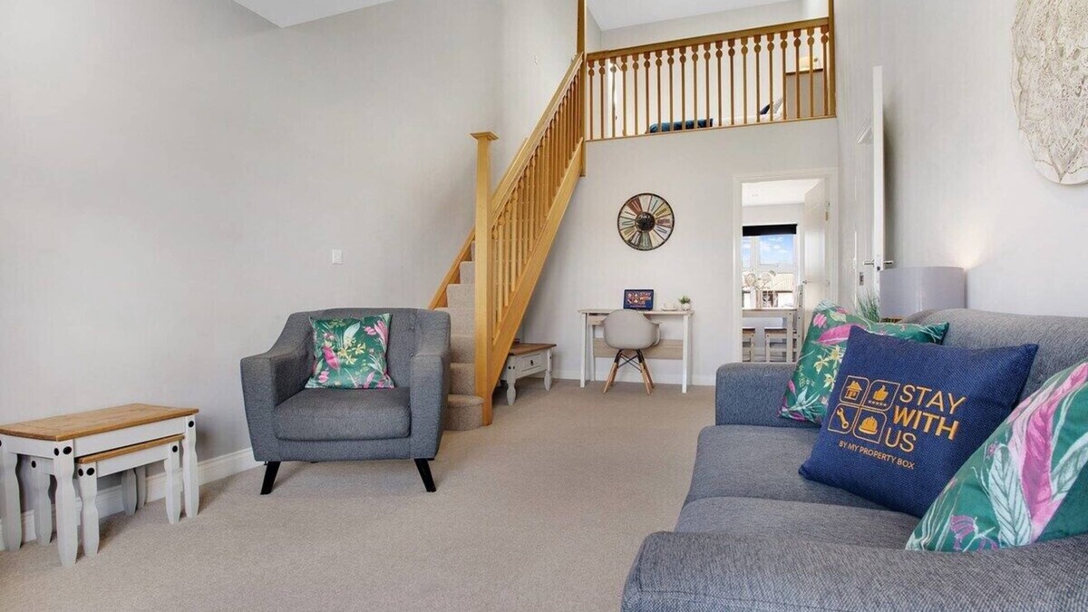 Darlington Apartment | Duplex apartment, close to A1, private car park
