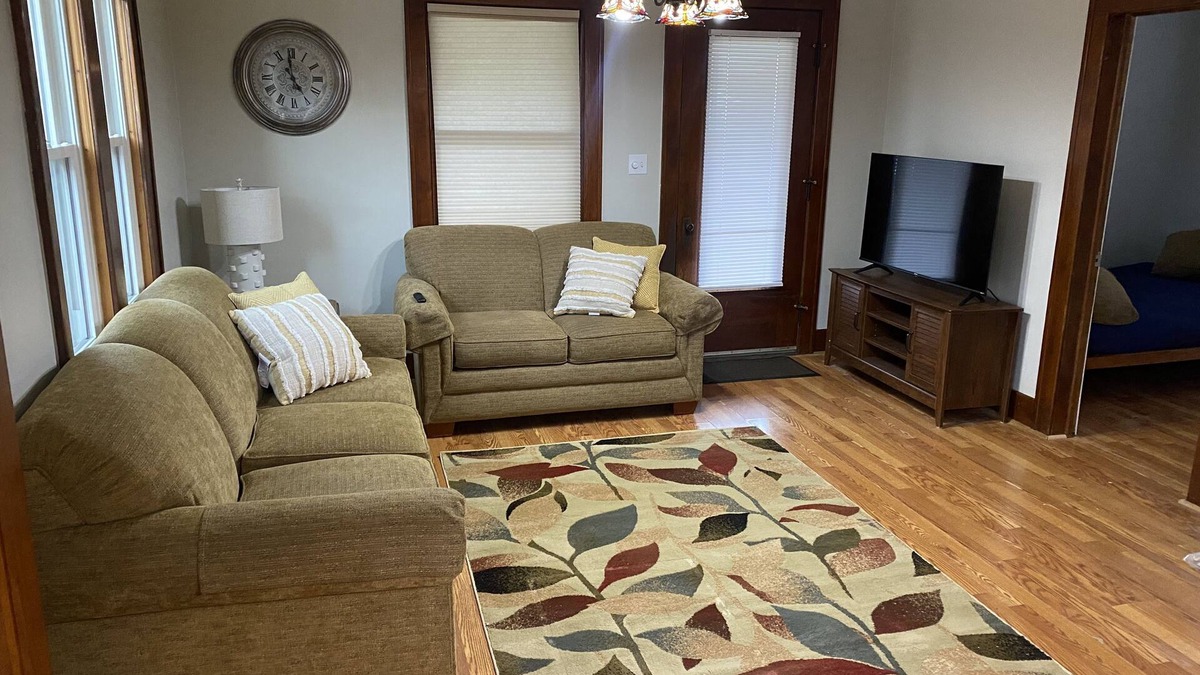 Wyandotte House | Duplex Apartment Walking Distance to Downtown Wyandotte