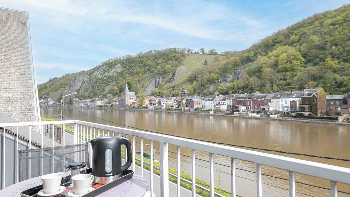 Dinant Apartment | Duplex au Bord de la Meuse à Dinant Pour 2 à Personnes - Gîte le Grand Kangourou