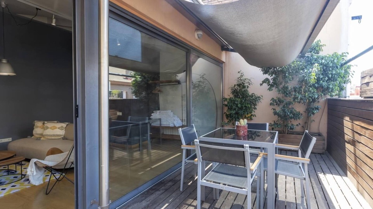 Sant Gervasi – la Bonanova Apartment | Duplex Bonanova 3 rooms 8 pax with Terrace- Free Wifi