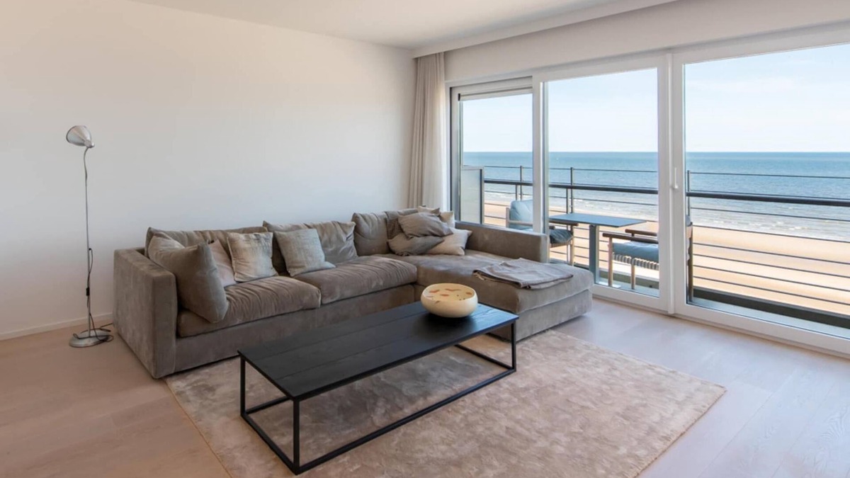Vogelzang Apartment | Duplex by the Coast with Stunning Sea Views