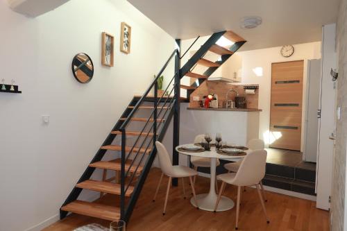 Centre Apartment | Duplex cosy à 7 minutes à pied du RER Nanterre ville