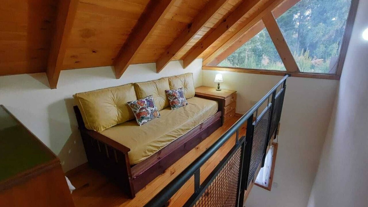 La Villa Cabin | Duplex cottage with easy access to the center of town